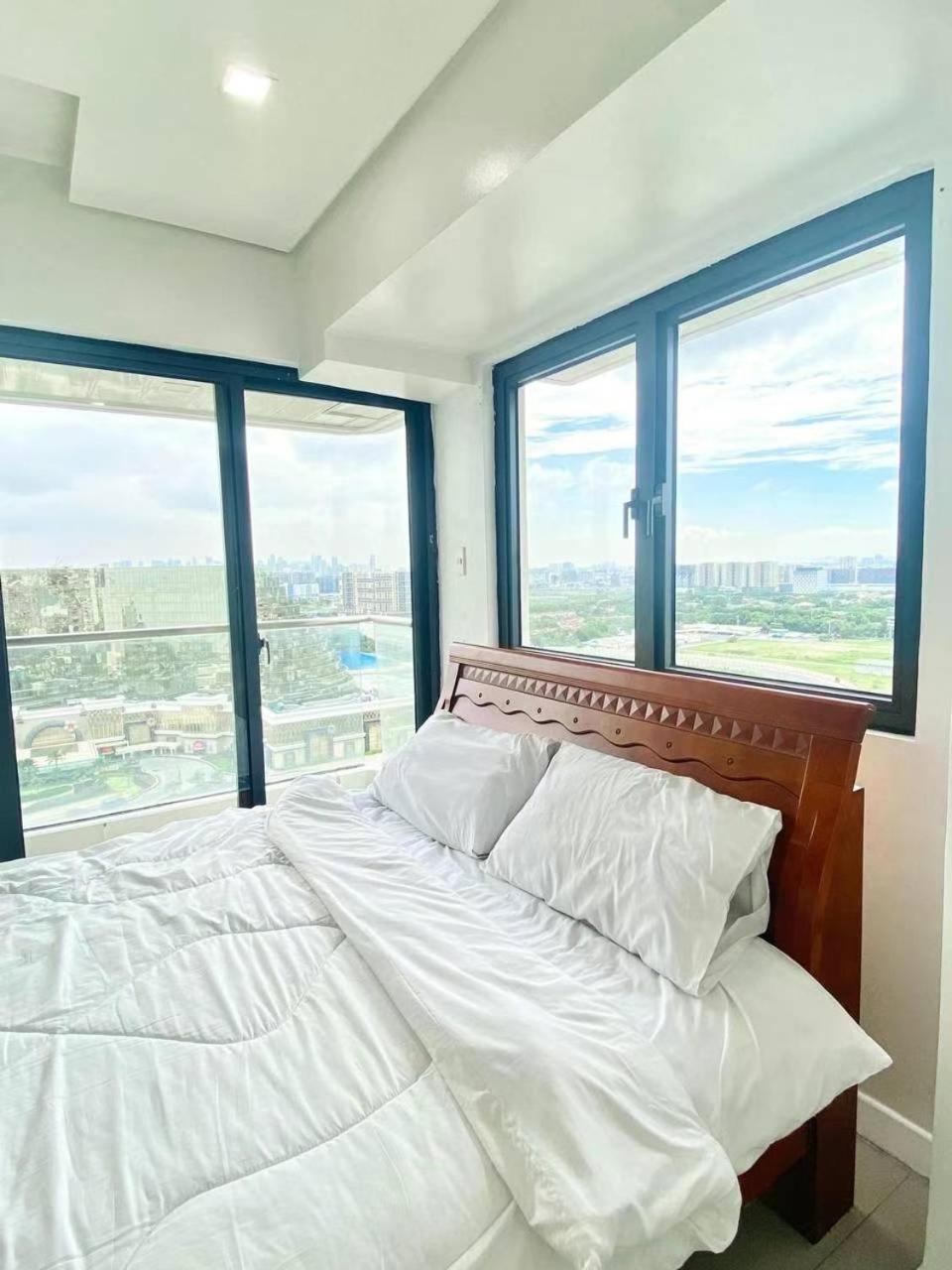 Sapphire Seaview Park Aparthotel Manila Exterior foto