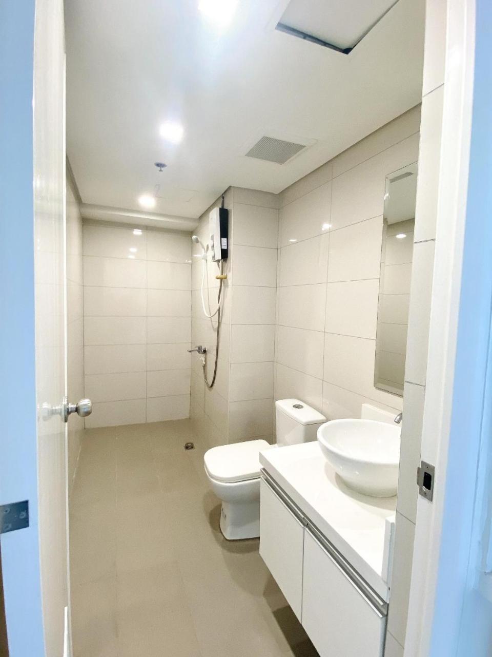 Sapphire Seaview Park Aparthotel Manila Exterior foto