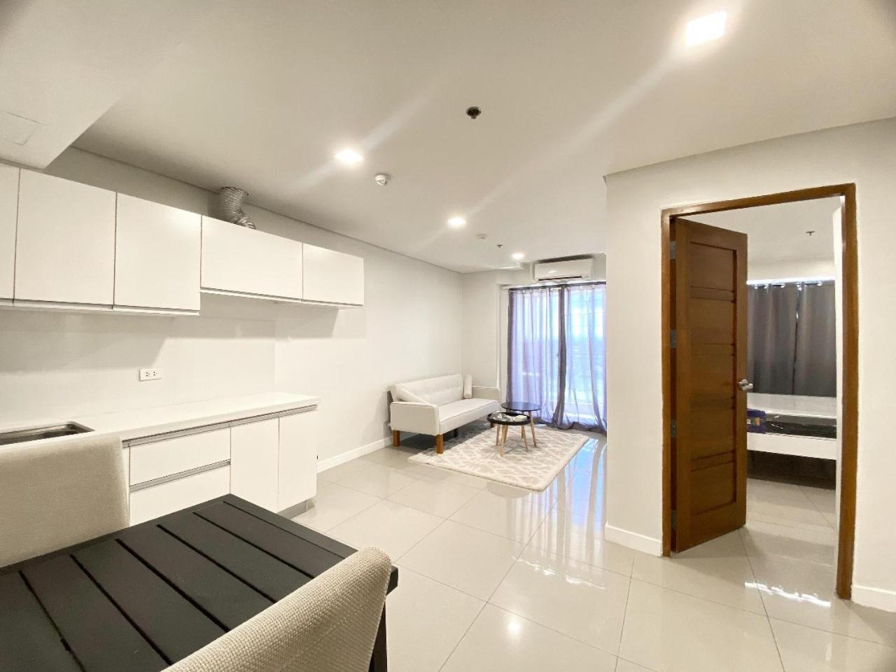 Sapphire Seaview Park Aparthotel Manila Exterior foto
